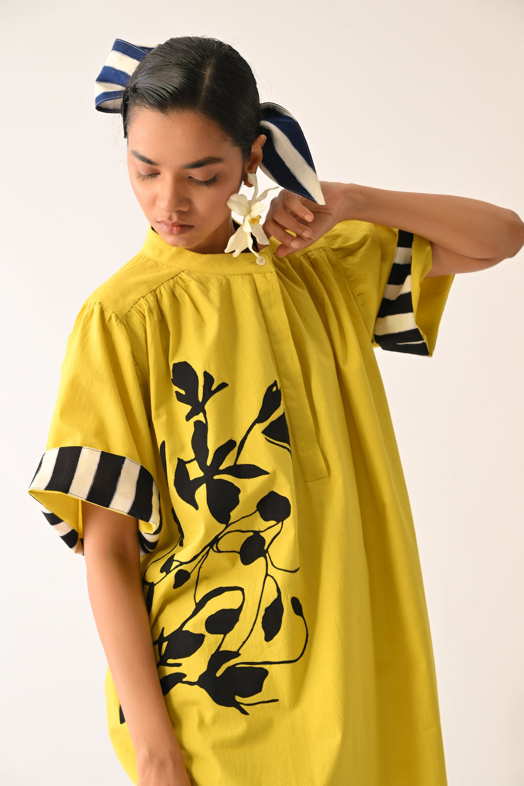 Mono Citrus Beach Appliqué Dress