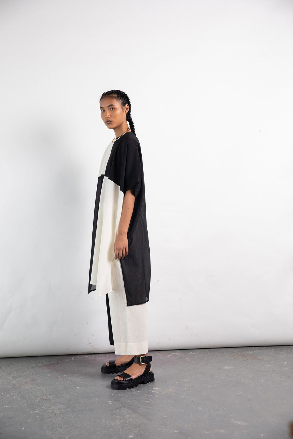 Duality Kaaftan Kurta - OFRIDA INDIA